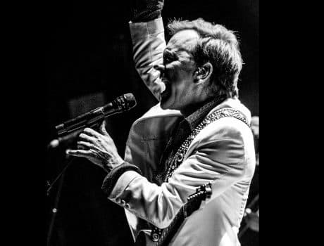 Kiefer Sutherland - Love Will Bring You Home Tour + Colin Andrew