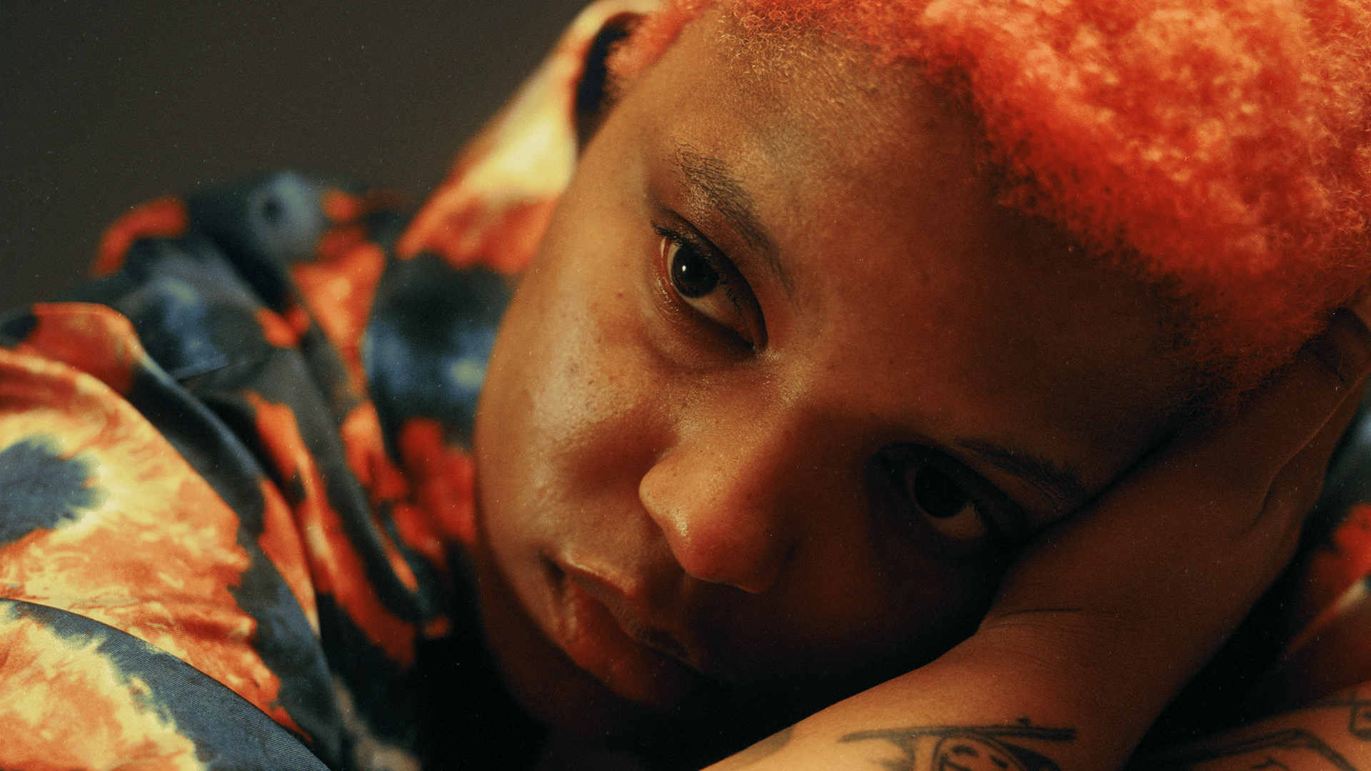 Loraine James med Fyn Dobson